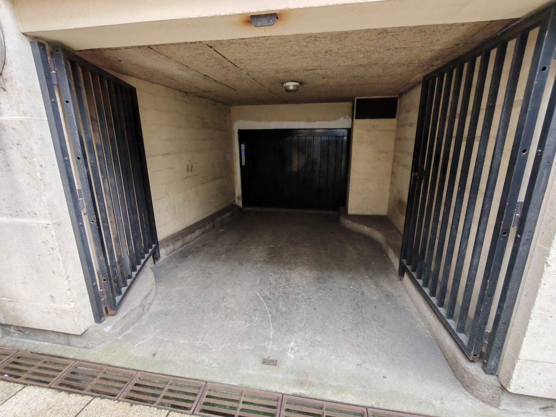 Vente Box 32&nbsp;m² Paris 10