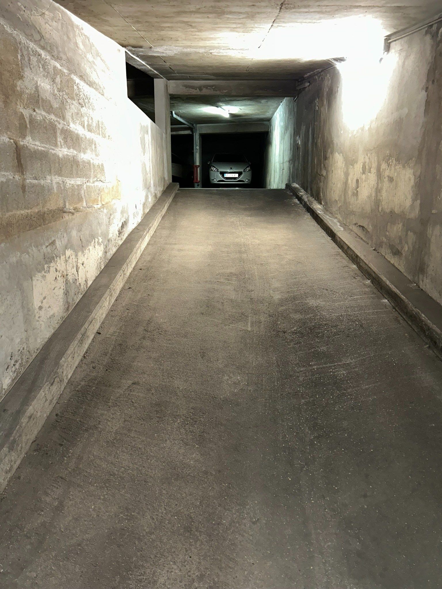 Vente Parking intérieur 11.3&nbsp;m² Paris 20