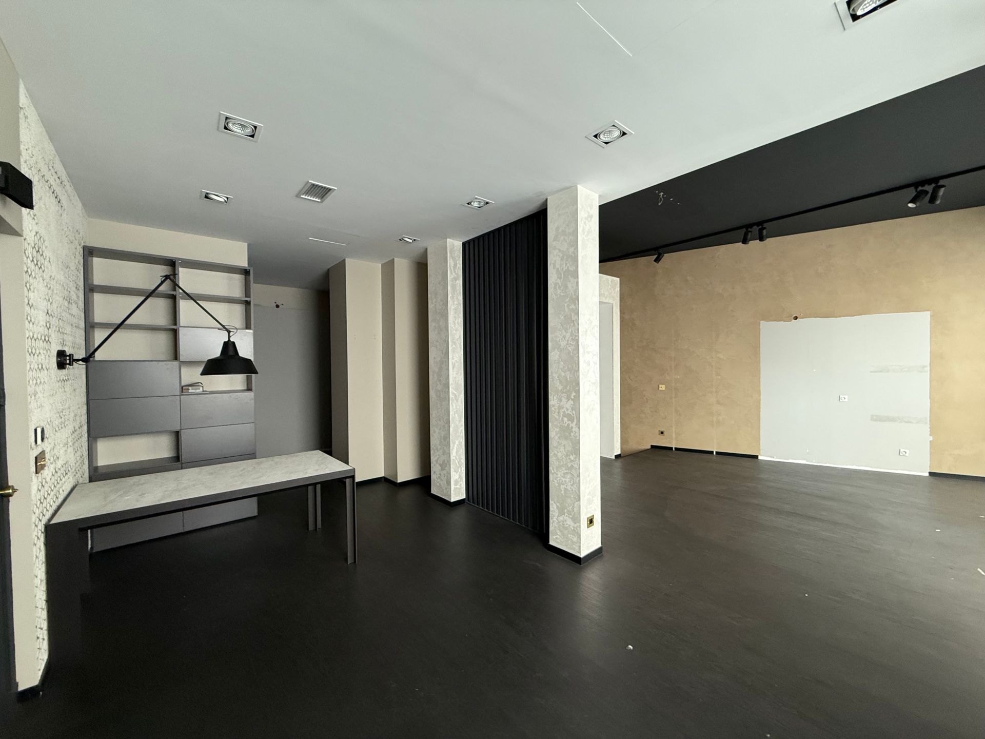 Location Commerce 102&nbsp;m² Paris 8