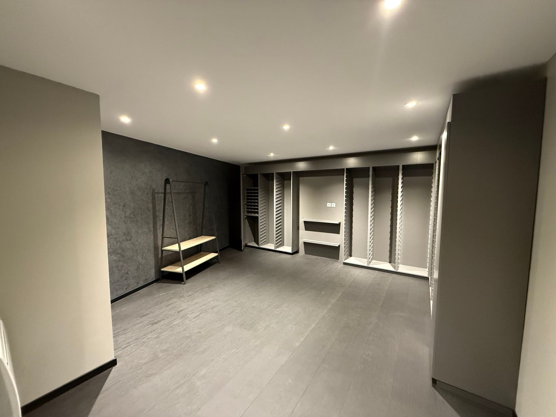 Location Commerce 102&nbsp;m² Paris 8