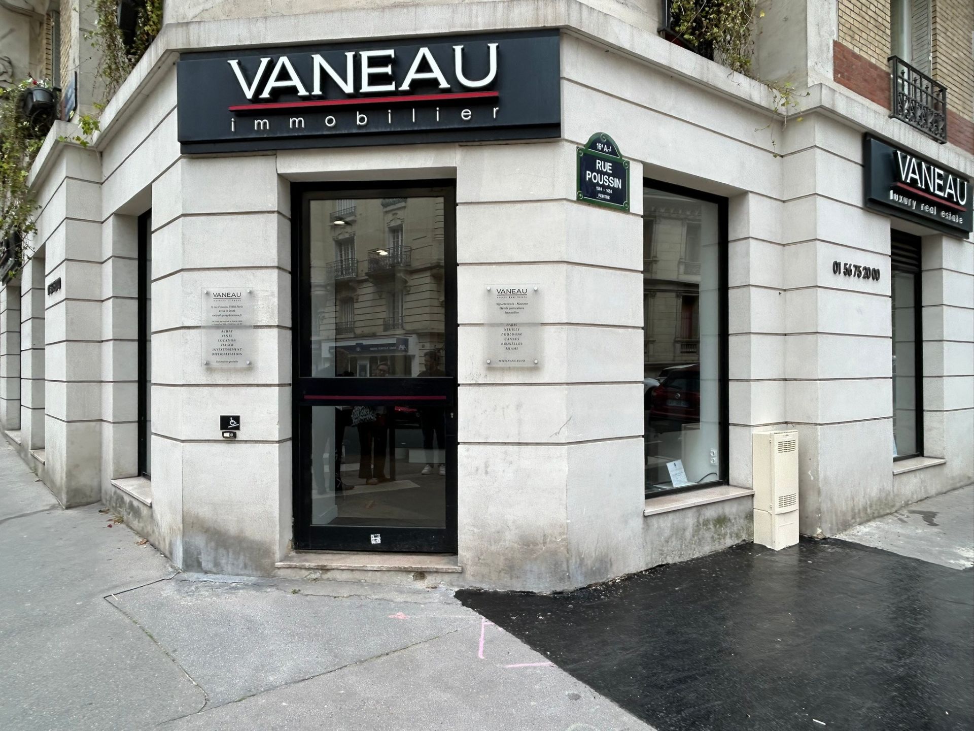 Location Commerce 149.6&nbsp;m² Paris 16