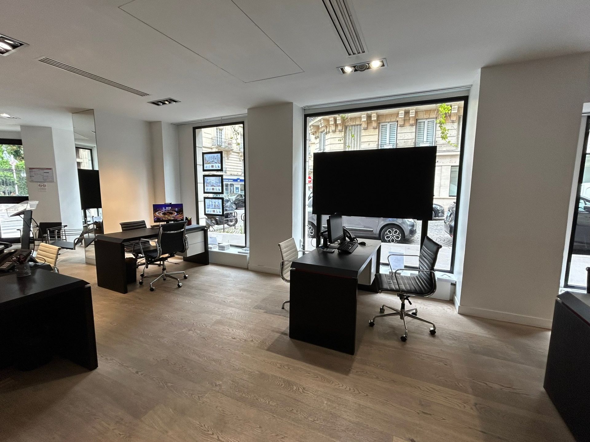 Location Commerce 149.6&nbsp;m² Paris 16