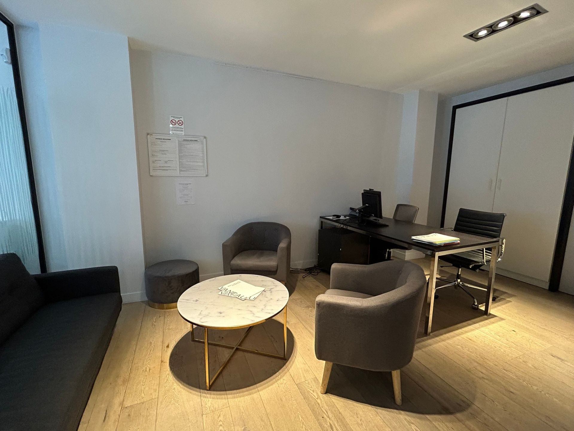 Location Commerce 149.6&nbsp;m² Paris 16