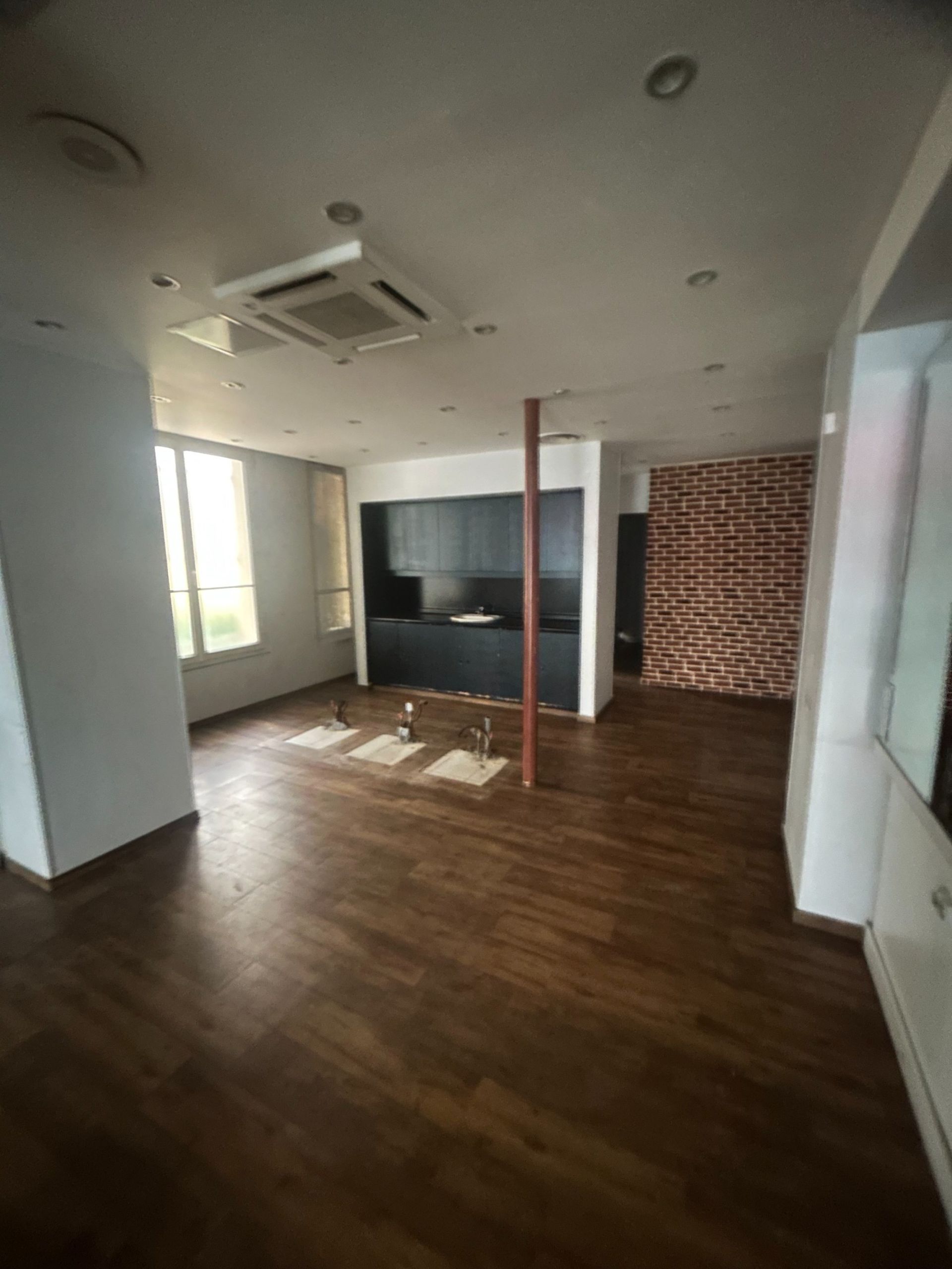 Location Commerce 76&nbsp;m² Paris 17
