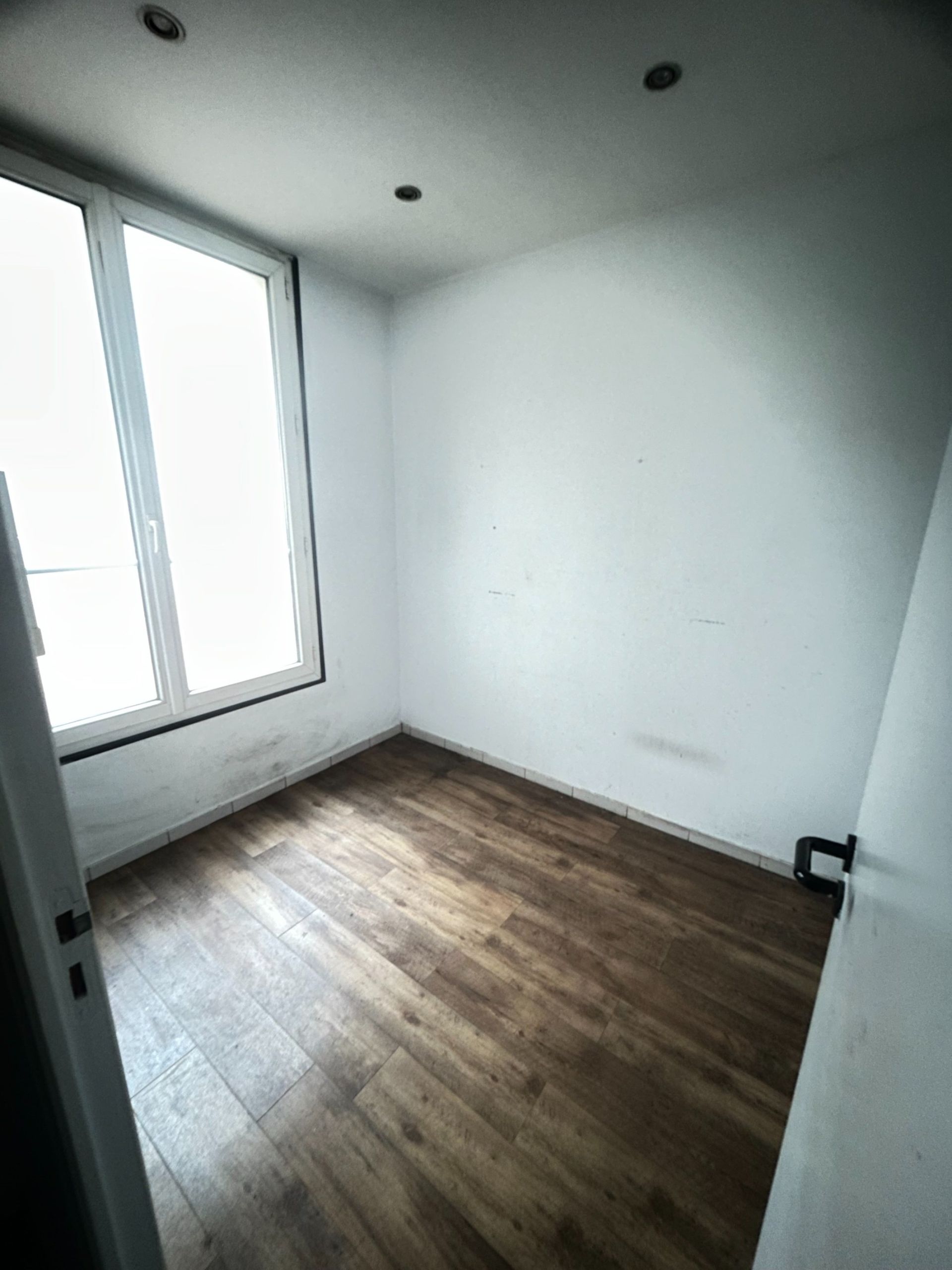 Location Commerce 76&nbsp;m² Paris 17