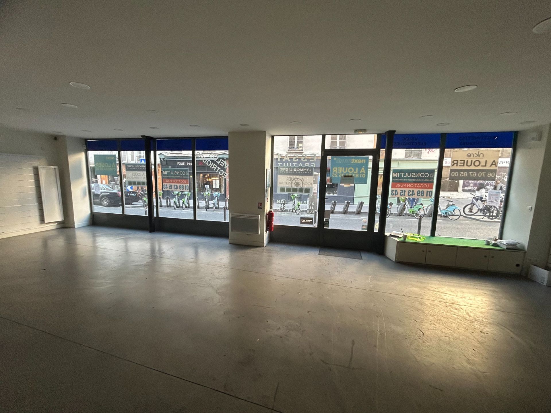 Location Commerce 72.75&nbsp;m² Paris 11