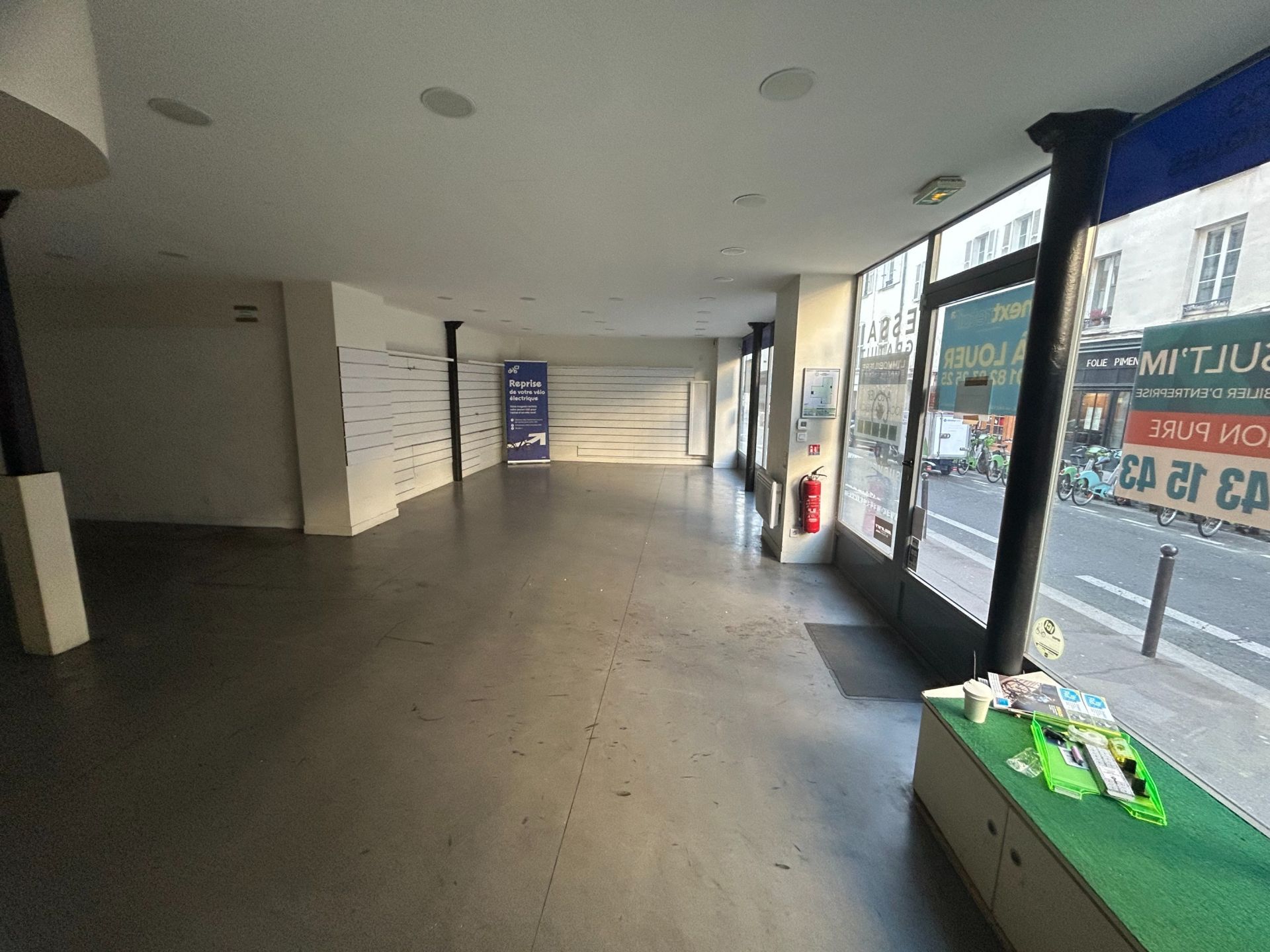 Location Commerce 72.75&nbsp;m² Paris 11