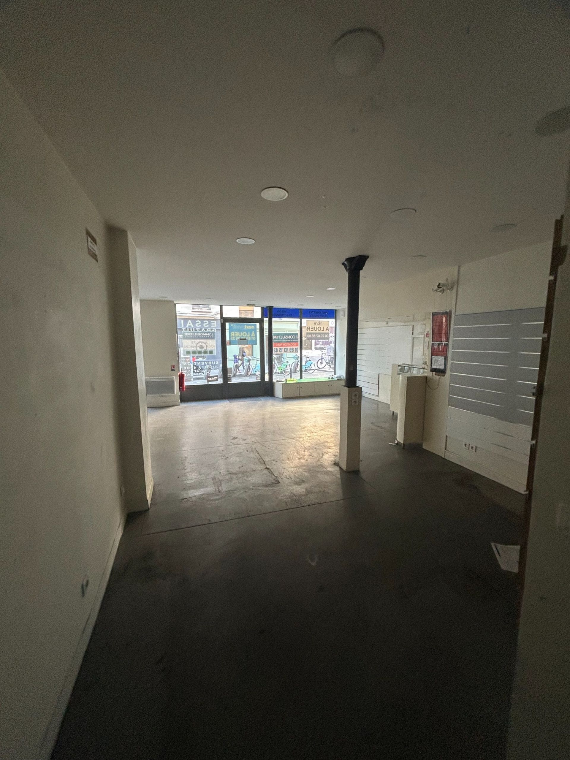 Location Commerce 72.75&nbsp;m² Paris 11