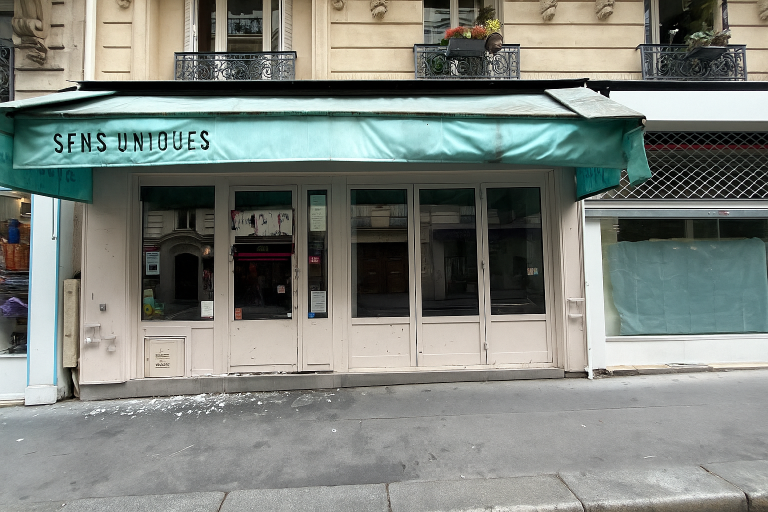 Location Commerce 180.5&nbsp;m² Paris 18