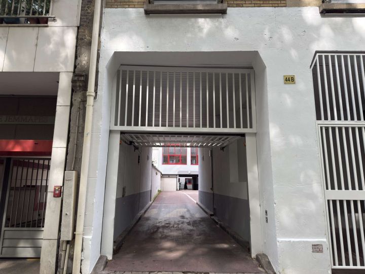 parking intérieur en location sur PARIS (75010)