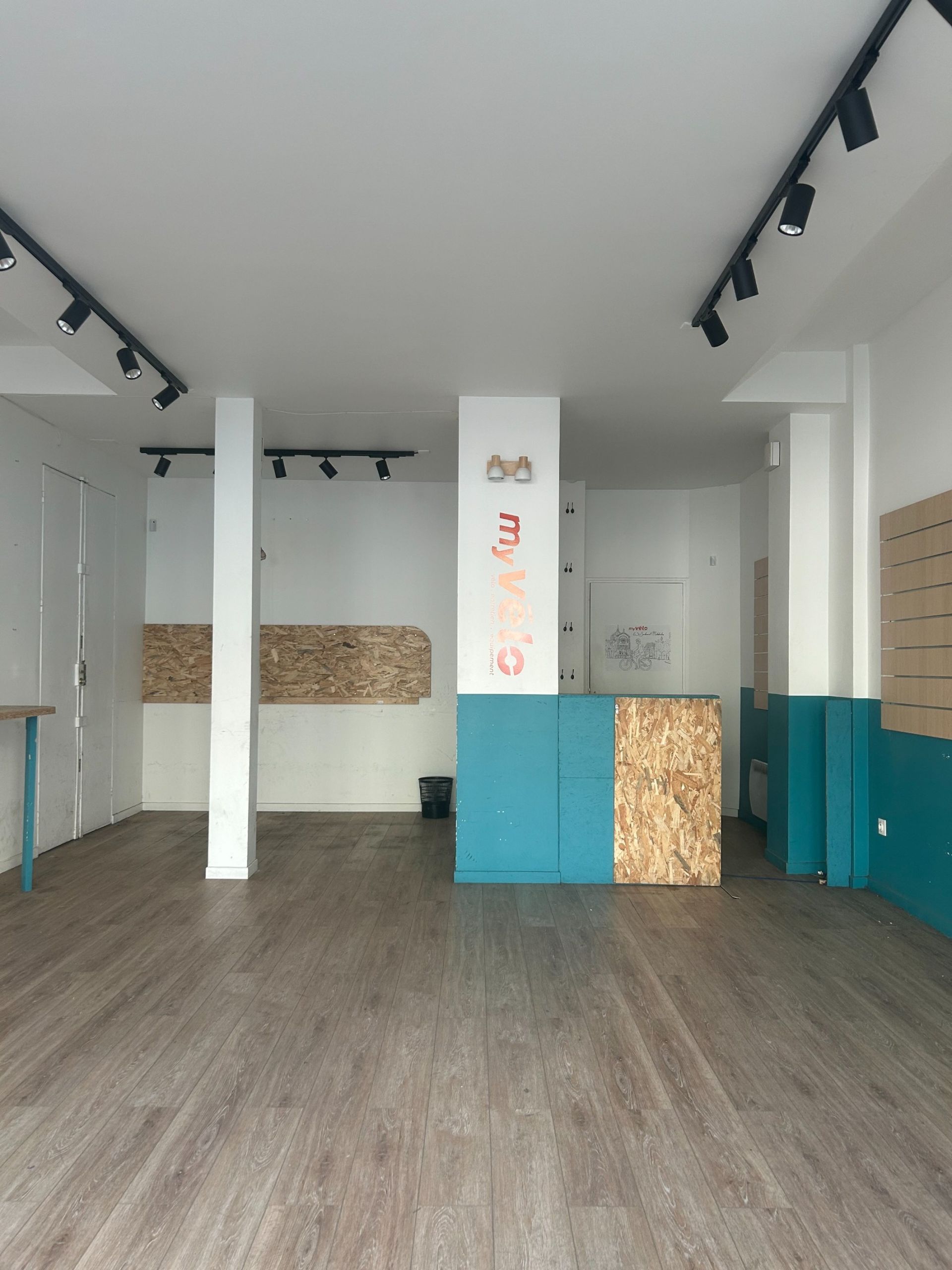 Location Commerce 67.32&nbsp;m² Paris 8
