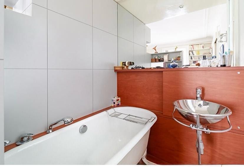 Vente Appartement 4&nbsp;Pièces 76.81&nbsp;m² Paris 10