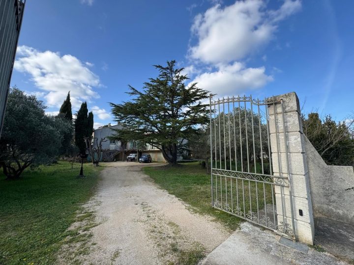 maison 11 pièces en vente sur ST MARTIN DE CRAU (13310)