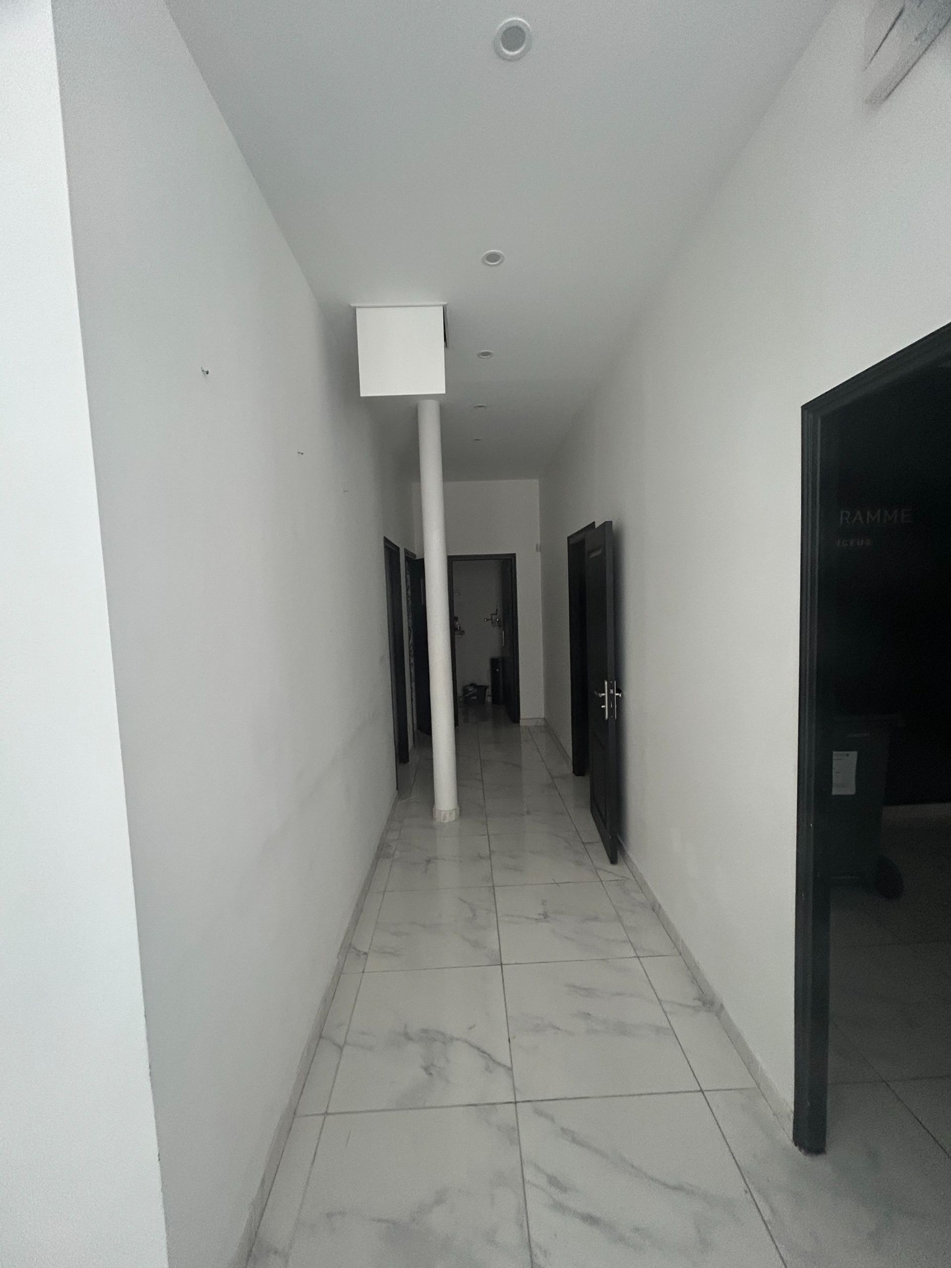 Location Commerce 130&nbsp;m² Paris 8