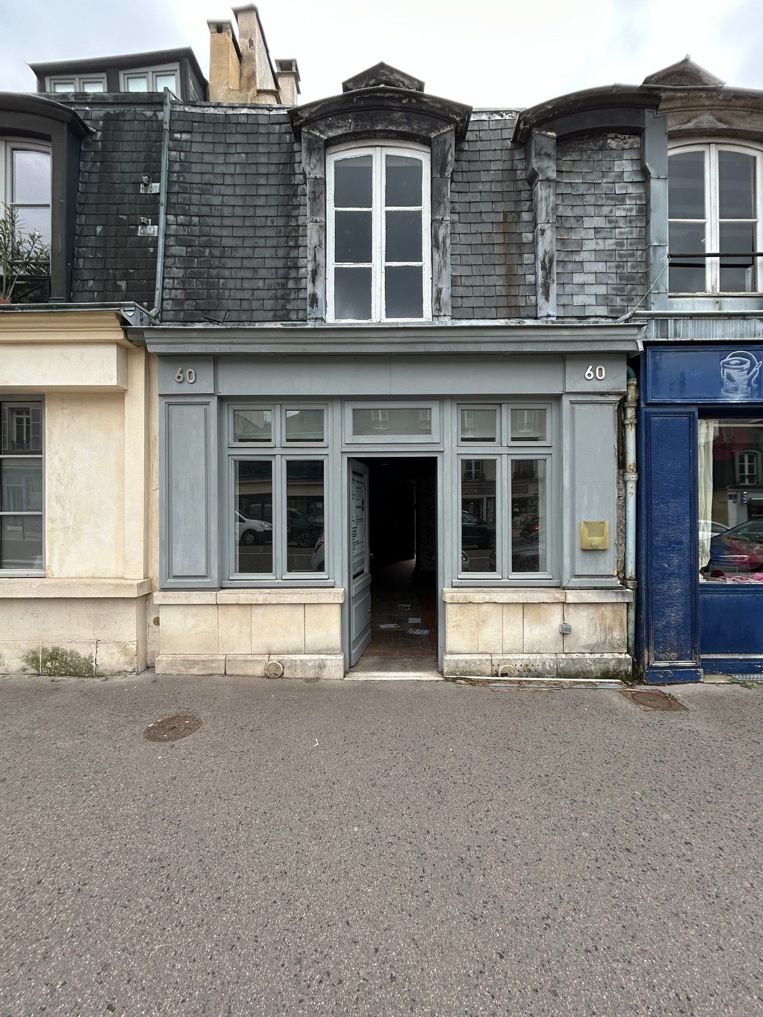 Vente Commerce 112.37&nbsp;m² Versailles