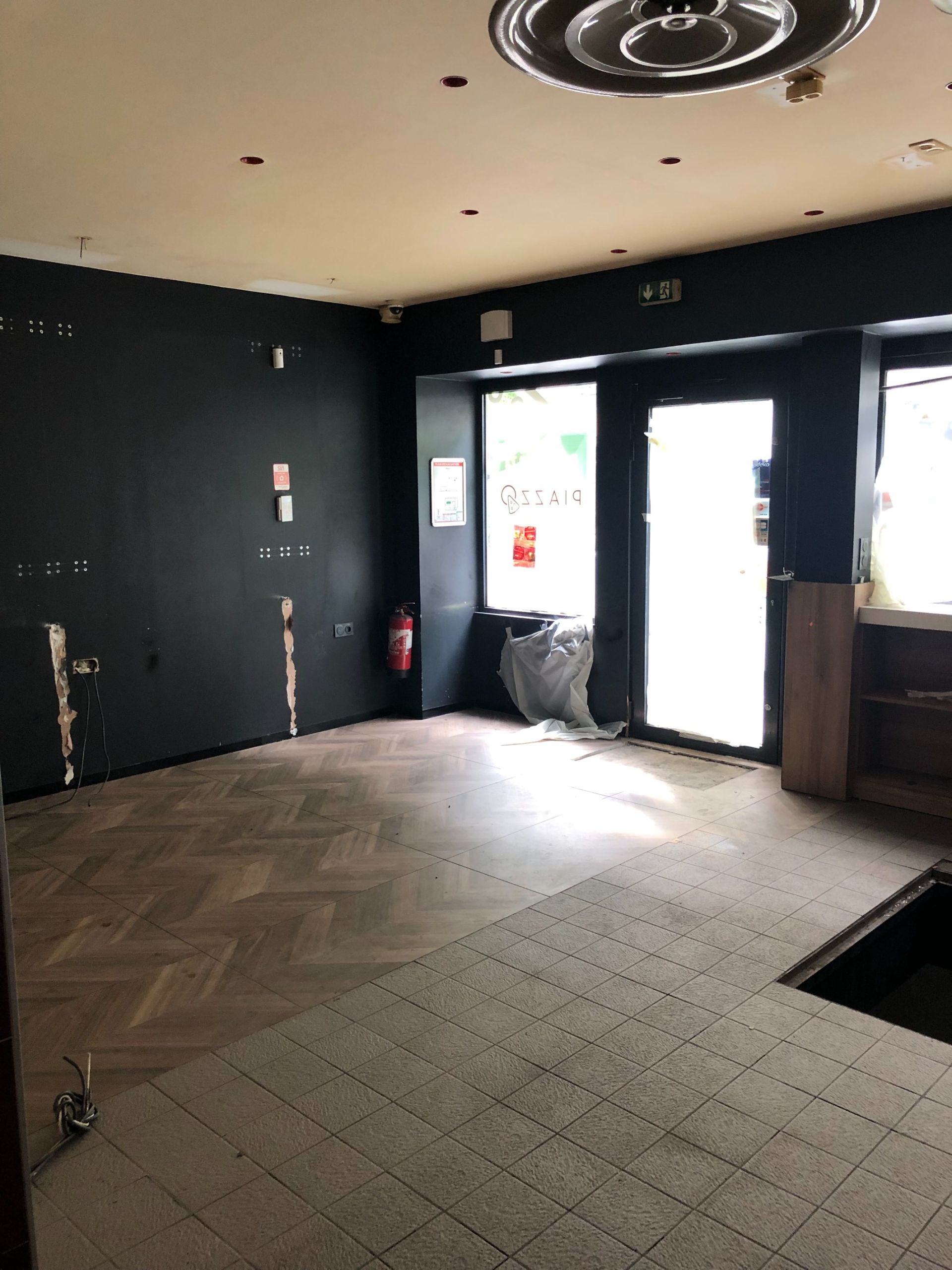 Location Commerce 113&nbsp;m² Paris 17