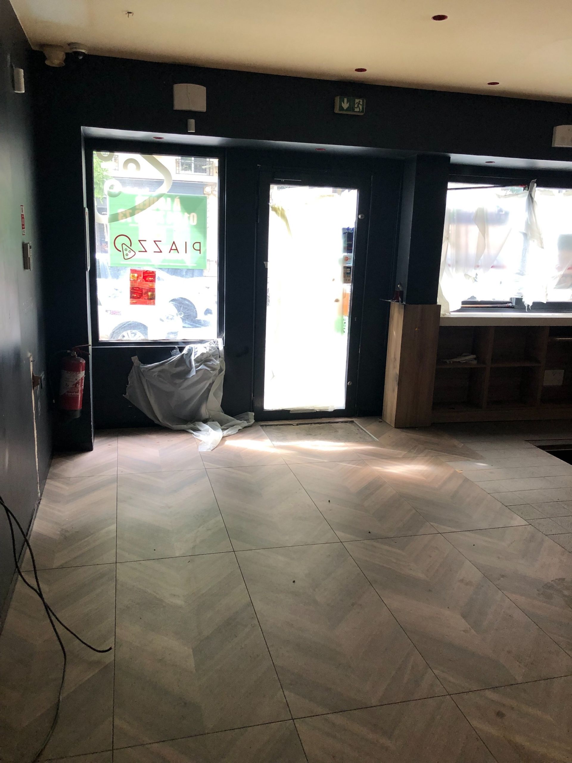 Location Commerce 113&nbsp;m² Paris 17