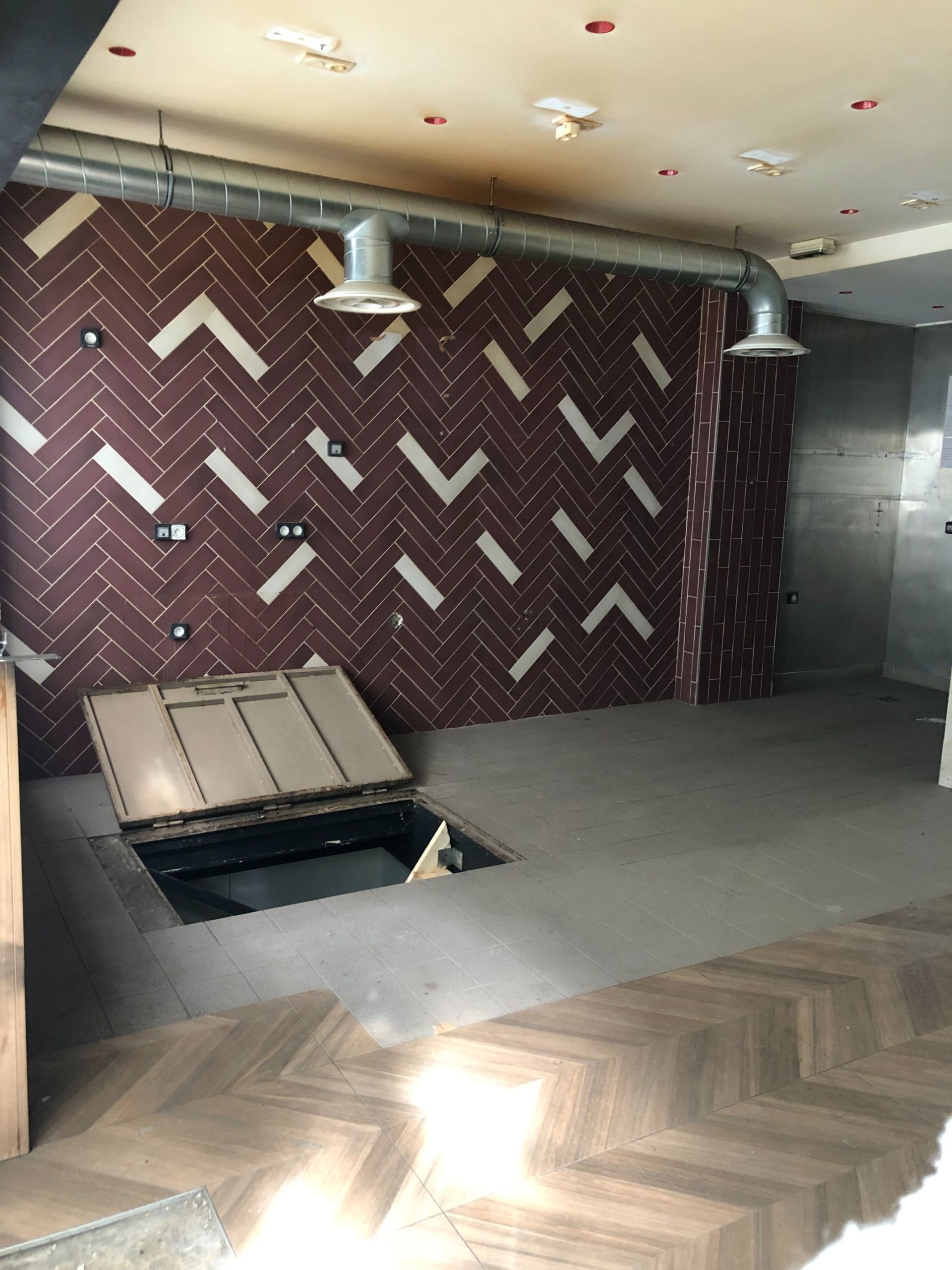 Location Commerce 113&nbsp;m² Paris 17