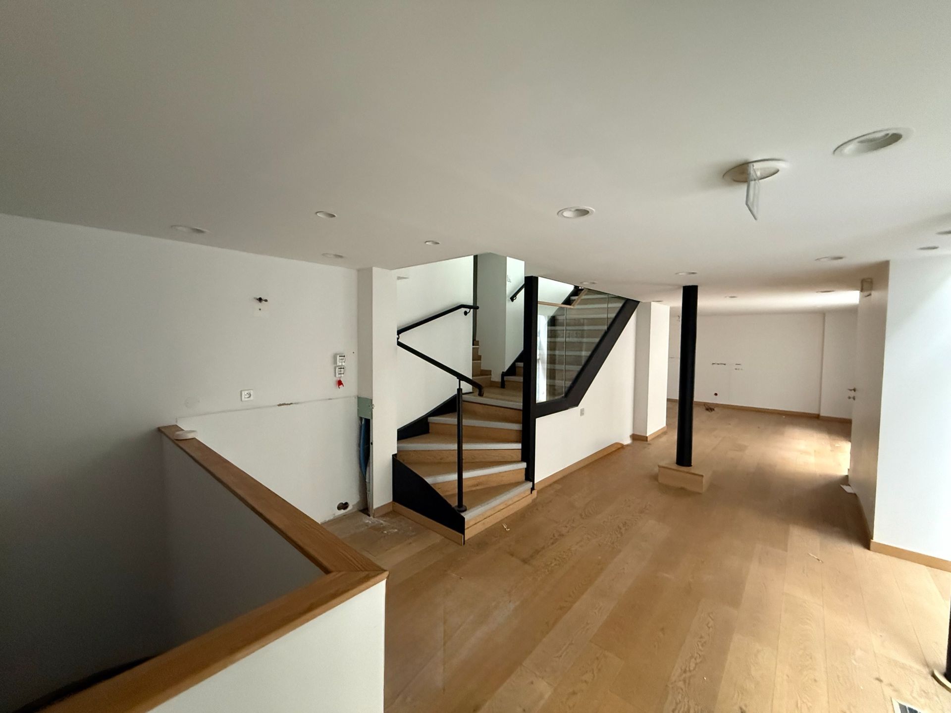 Location Commerce 122.8&nbsp;m² Paris 17