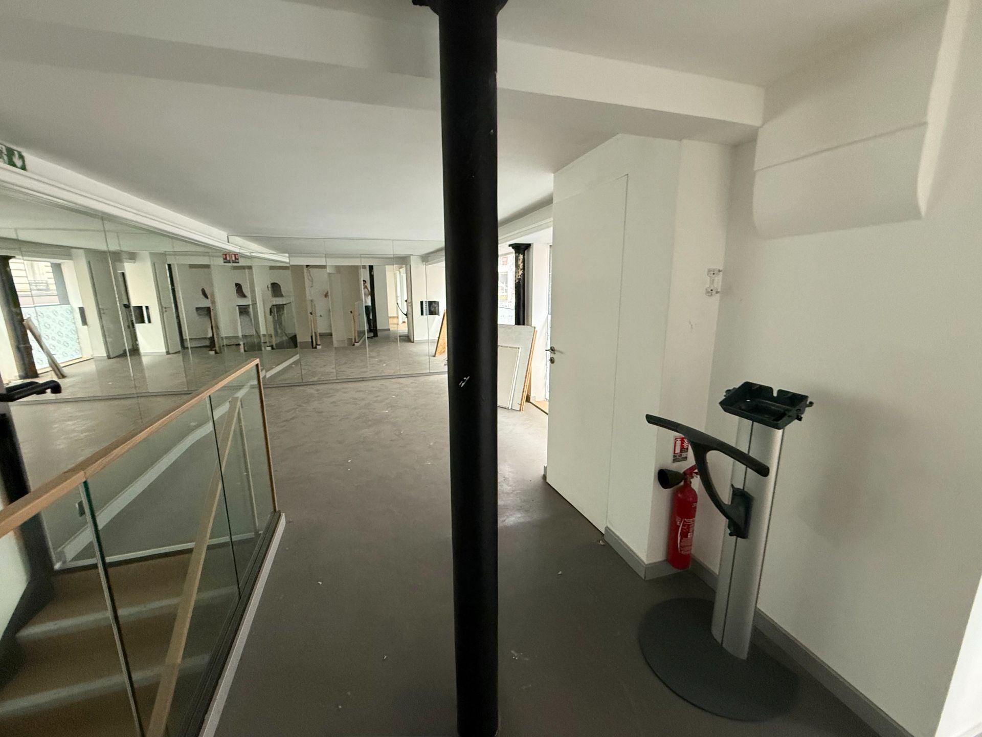 Location Commerce 122.8&nbsp;m² Paris 17