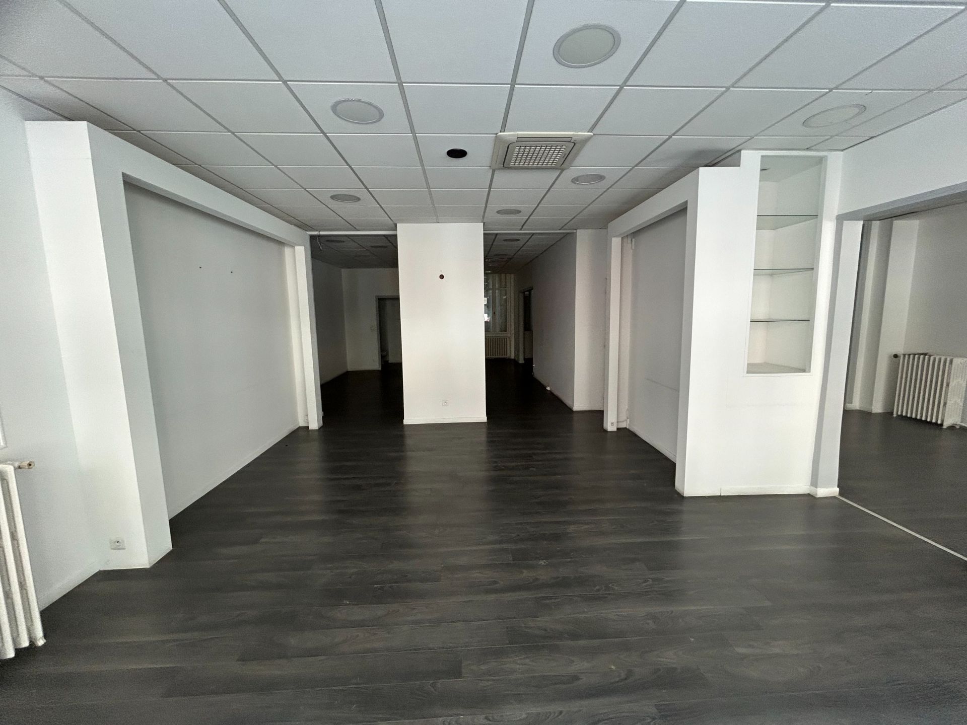 Location Commerce 151&nbsp;m² Paris 17