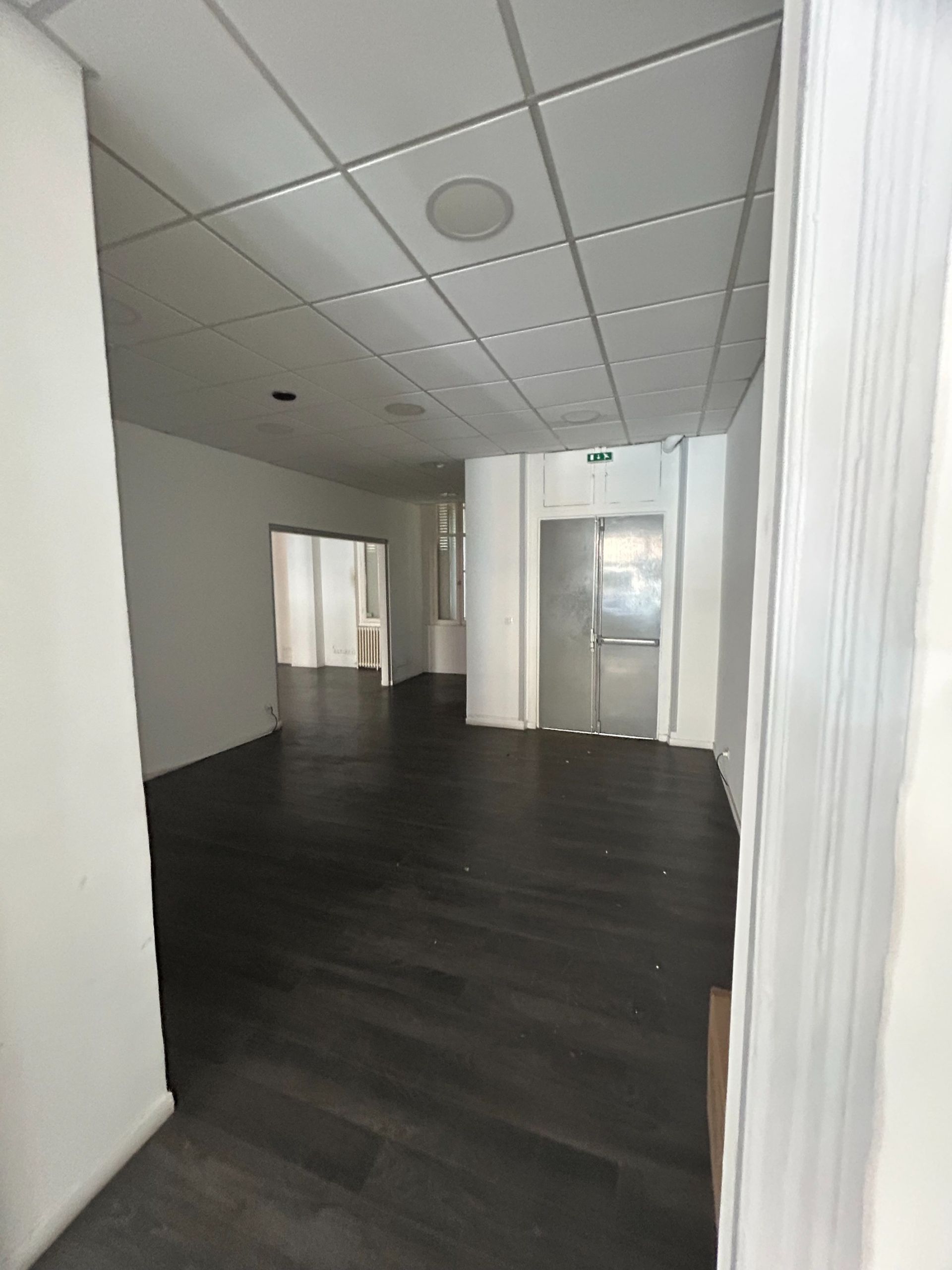 Location Commerce 151&nbsp;m² Paris 17