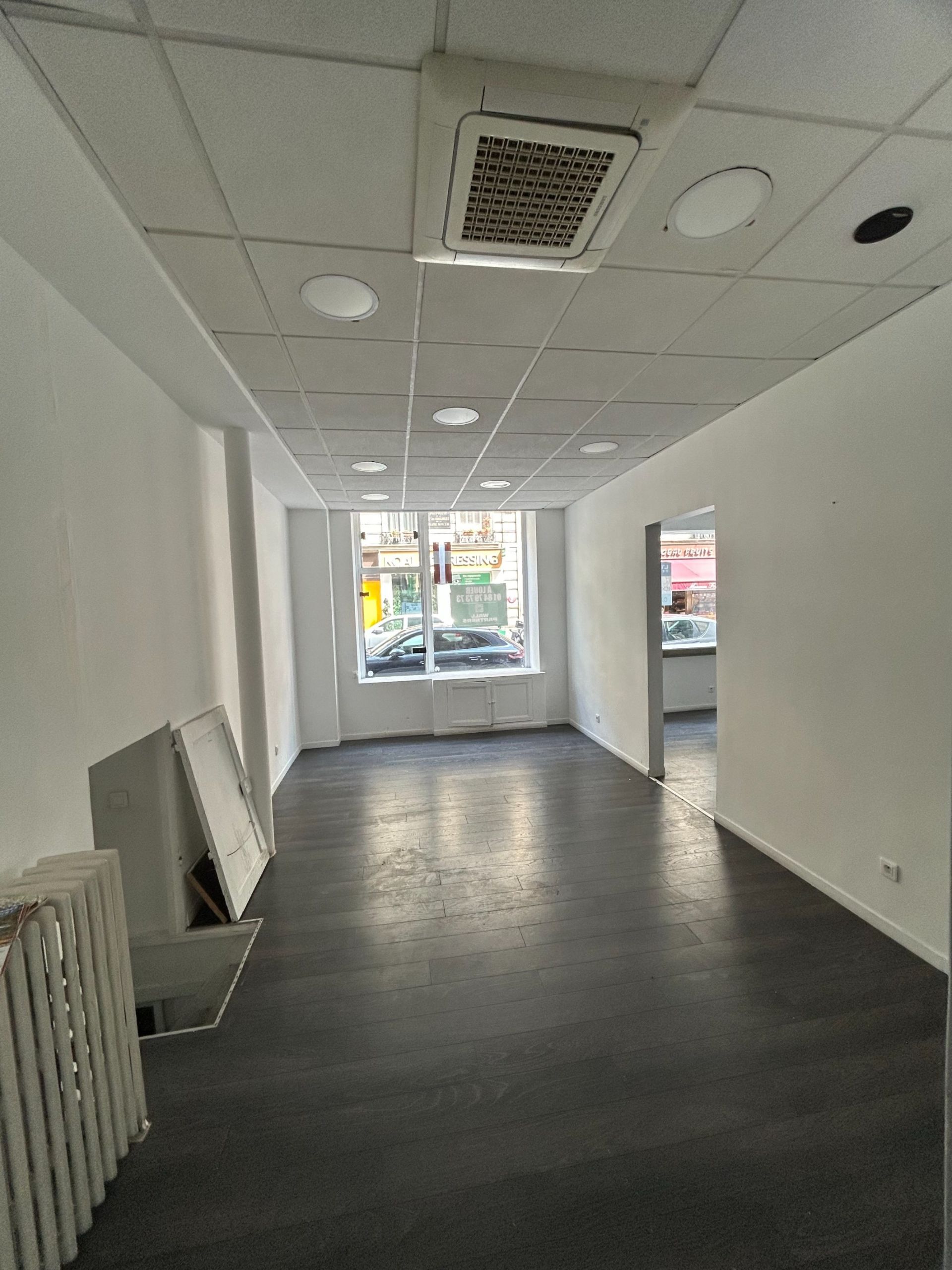 Location Commerce 151&nbsp;m² Paris 17