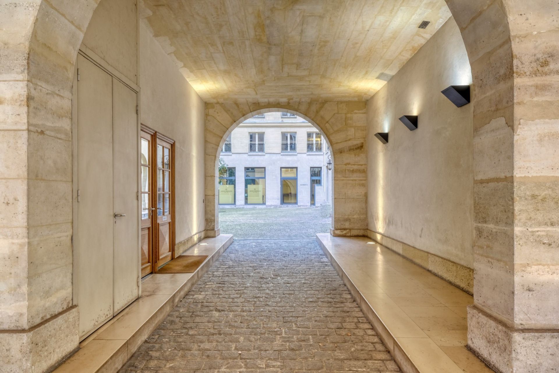 Location Bureaux 225&nbsp;m² Paris 8