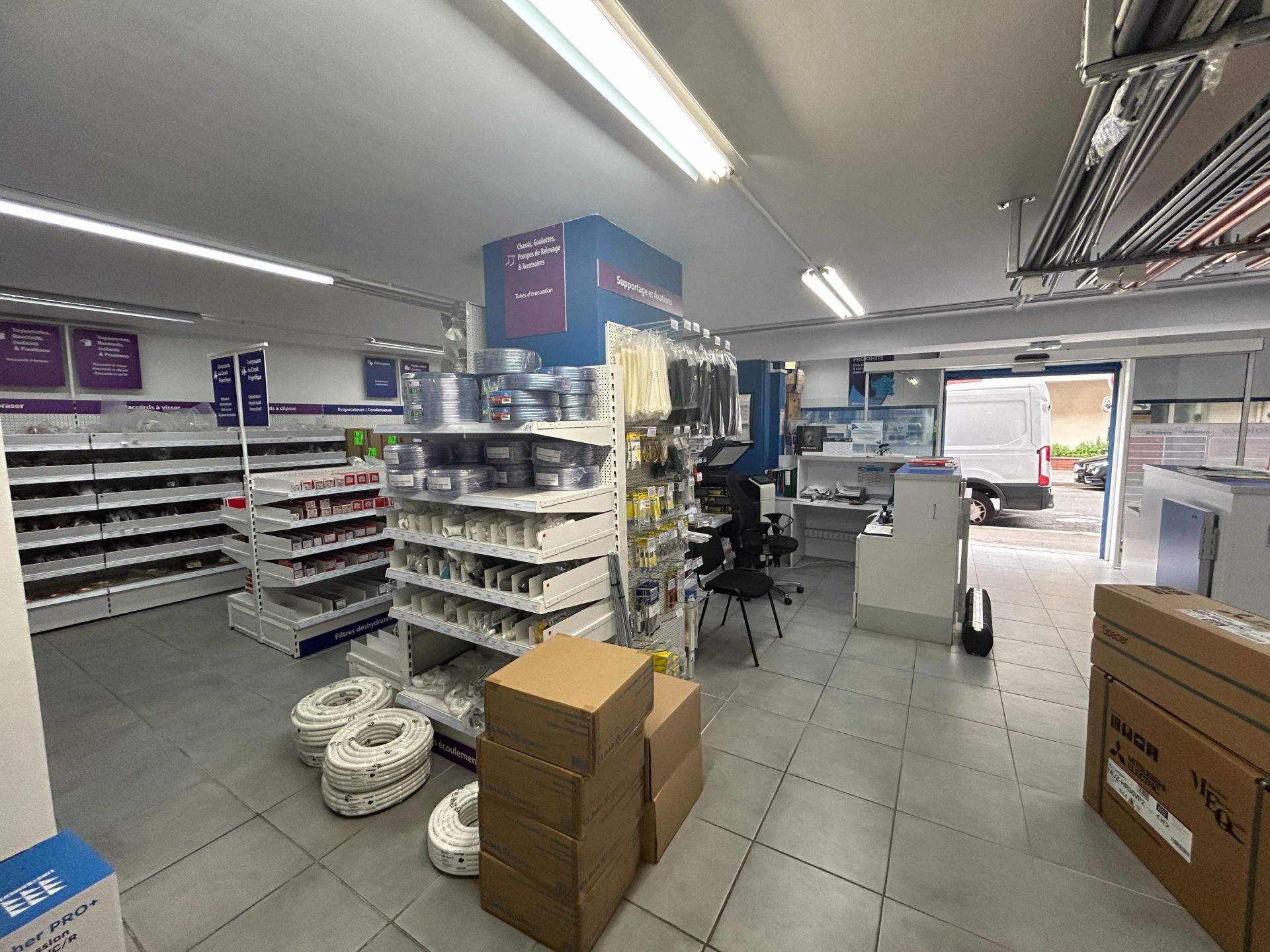 Location Commerce 141&nbsp;m² Paris 20