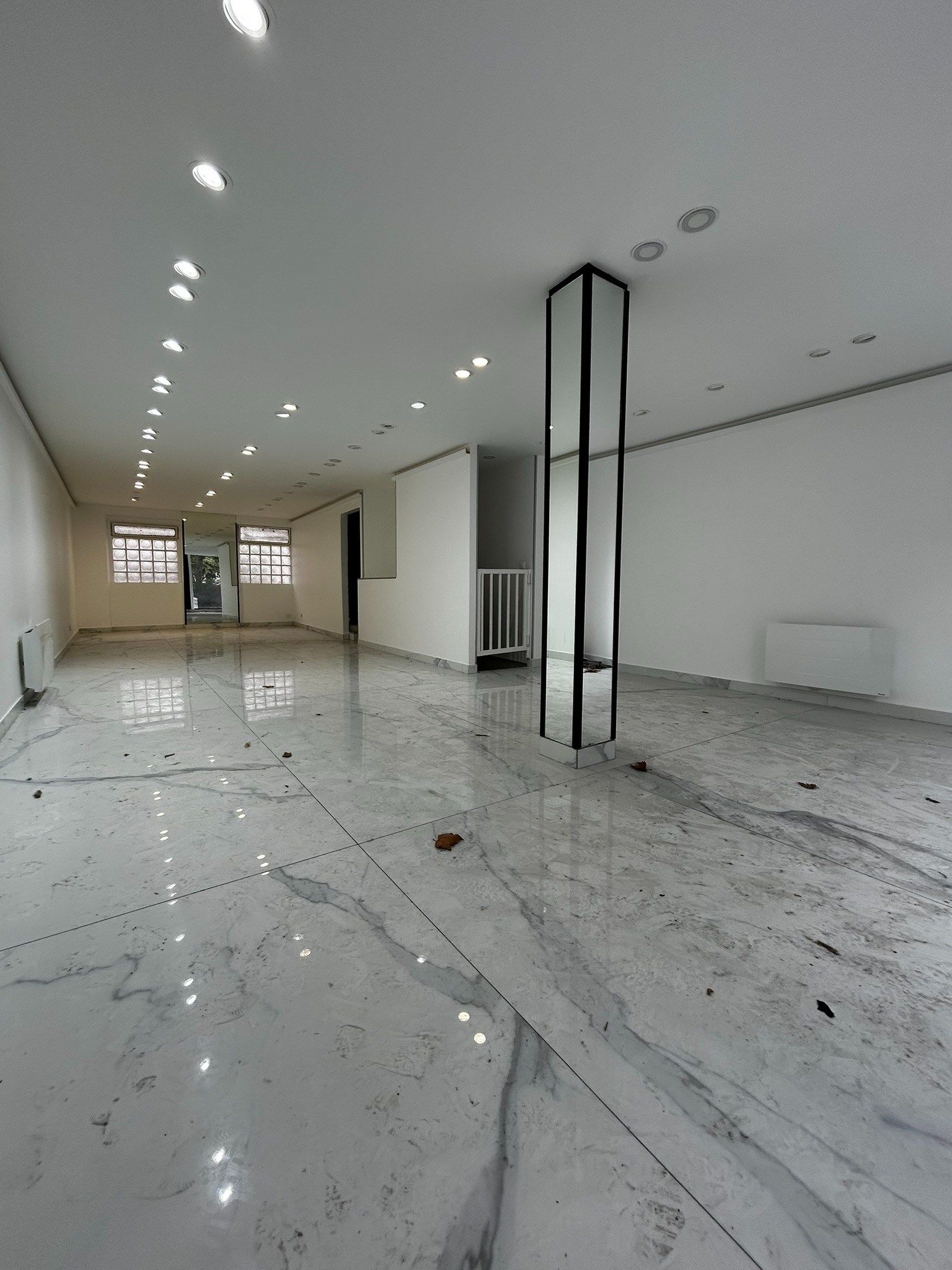 Location Commerce 119&nbsp;m² Paris 20