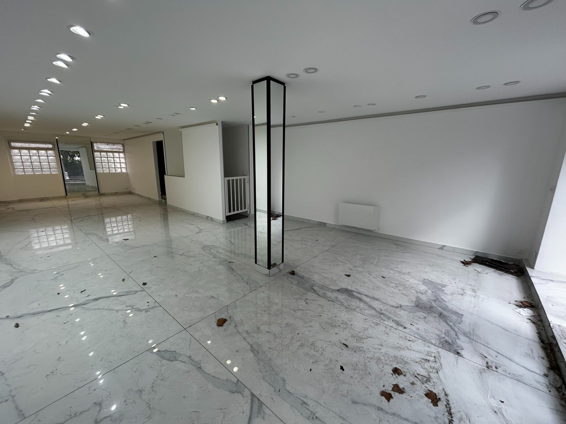 Location Commerce 119&nbsp;m² Paris 20