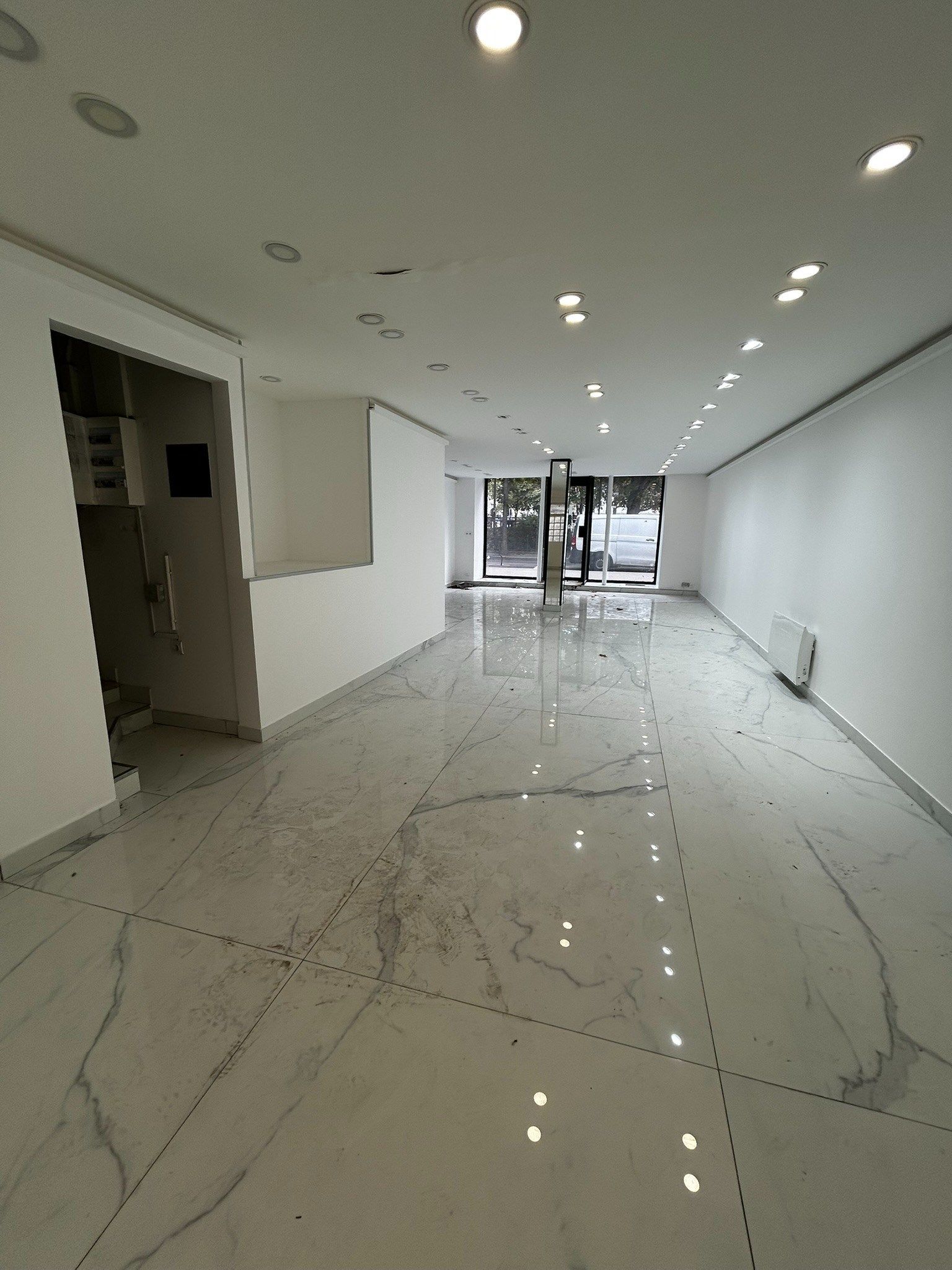 Location Commerce 119&nbsp;m² Paris 20