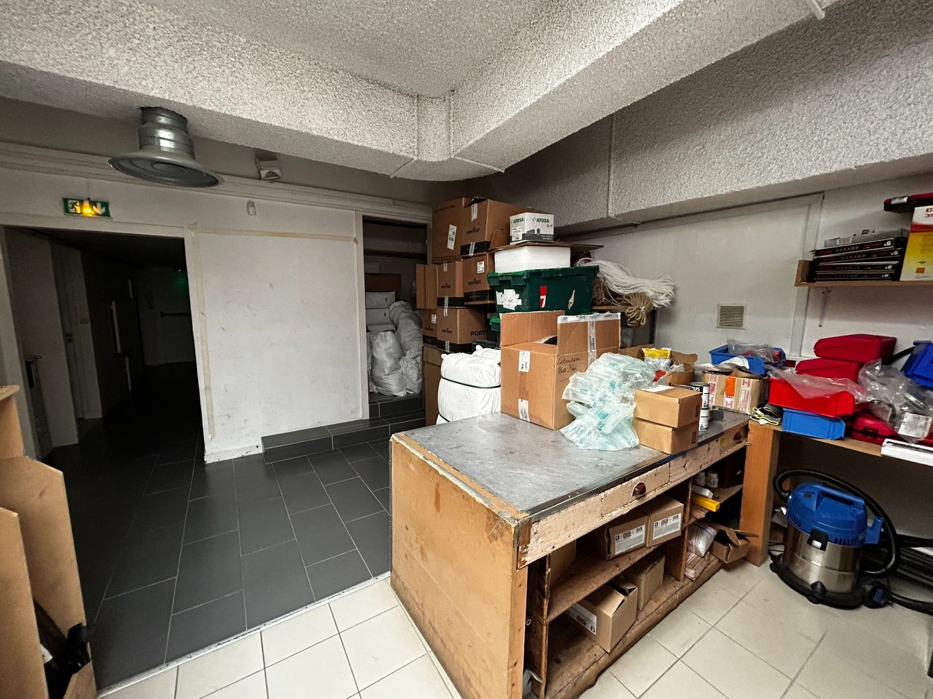 Location Commerce 335&nbsp;m² Paris 12