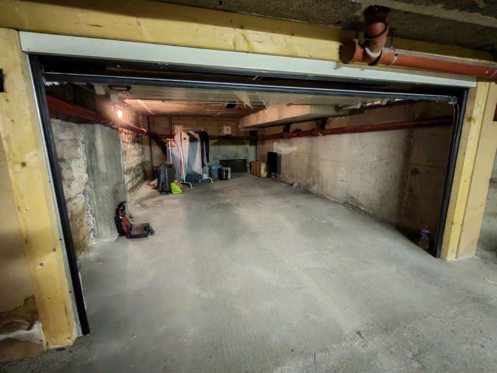 box en vente sur PARIS (75010) - Plus de details