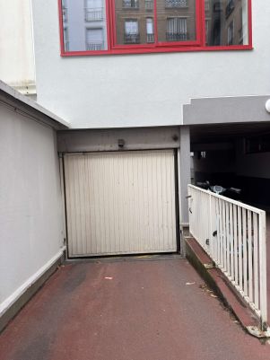 parking intérieur en vente sur PARIS (75010)
