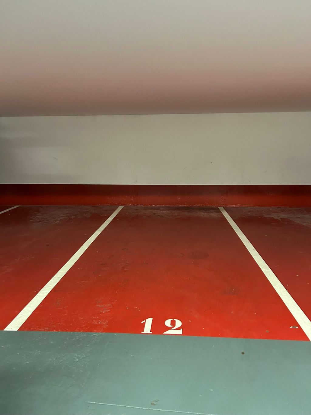 parking intérieur en location sur PARIS (75010) - Plus de details