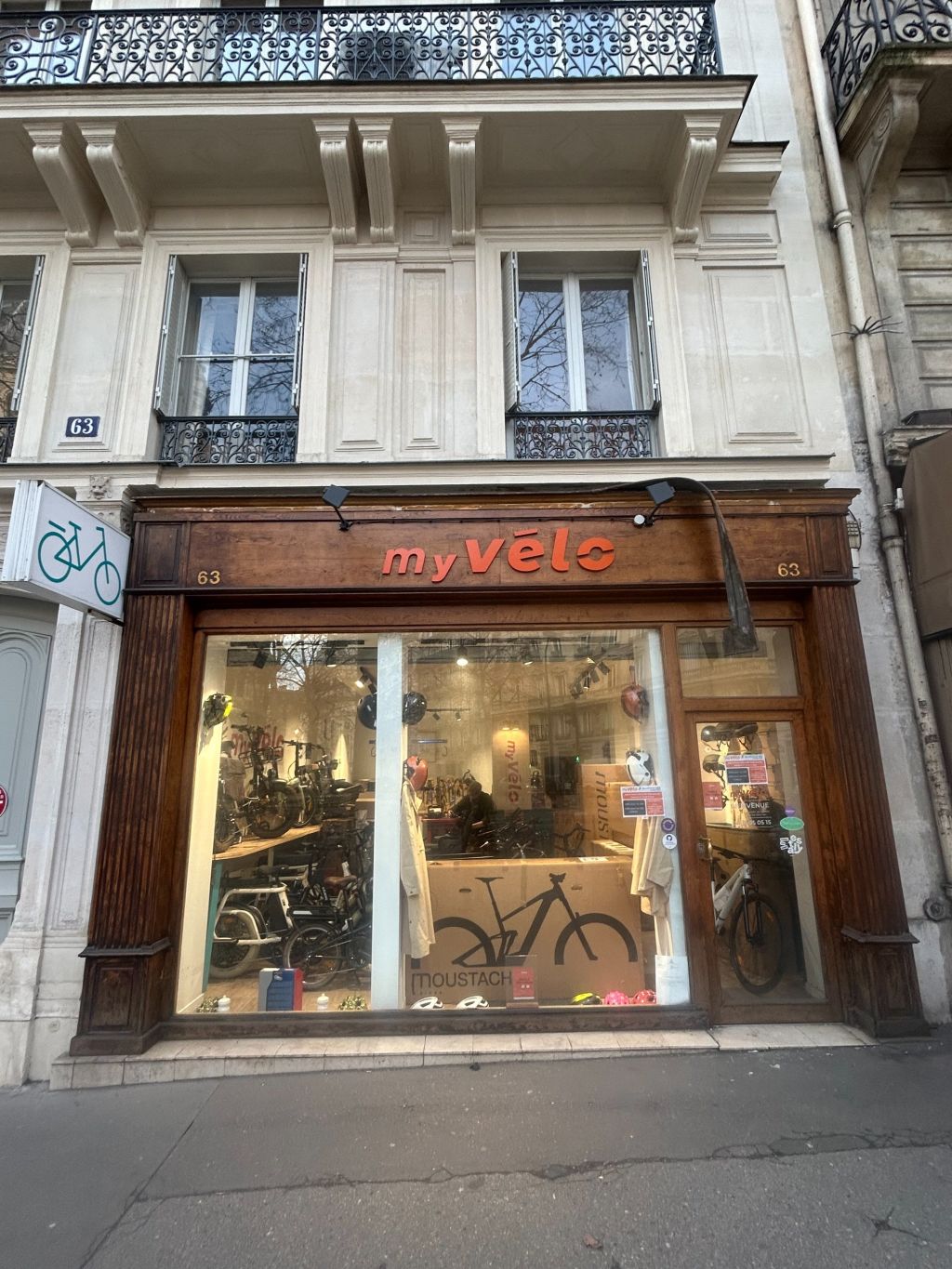 commerce en location sur PARIS (75008) - Plus de details