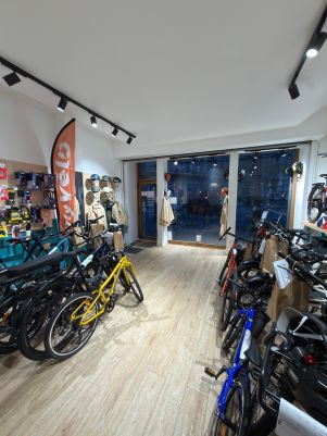 commerce en location sur PARIS (75008)