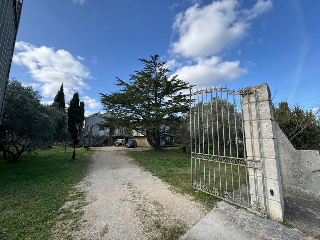 maison 11 Pièces en vente sur ST MARTIN DE CRAU (13310) - Plus de details