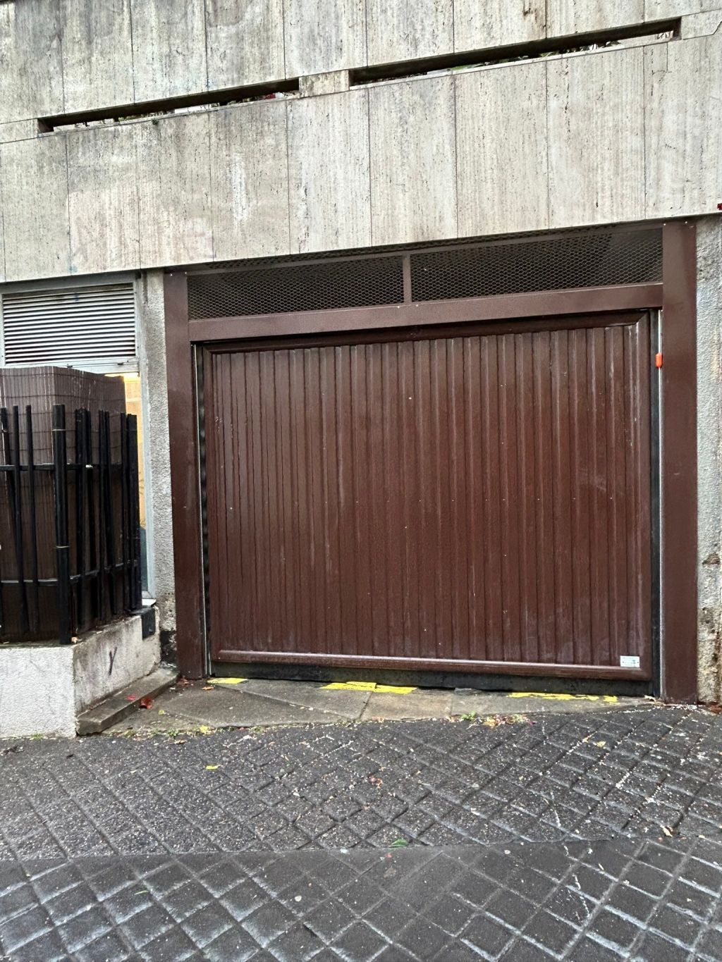 box en vente sur PARIS (75011) - Plus de details
