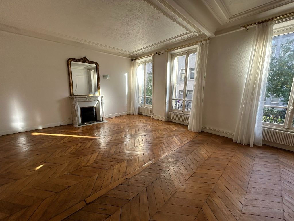 appartement 4 Pièces en vente sur PARIS (75010) - Plus de details