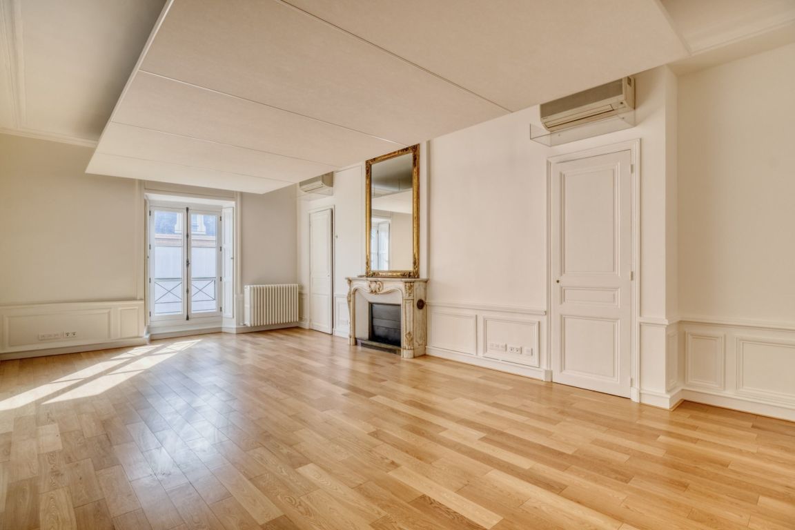 bureaux en location sur PARIS (75008) - Plus de details